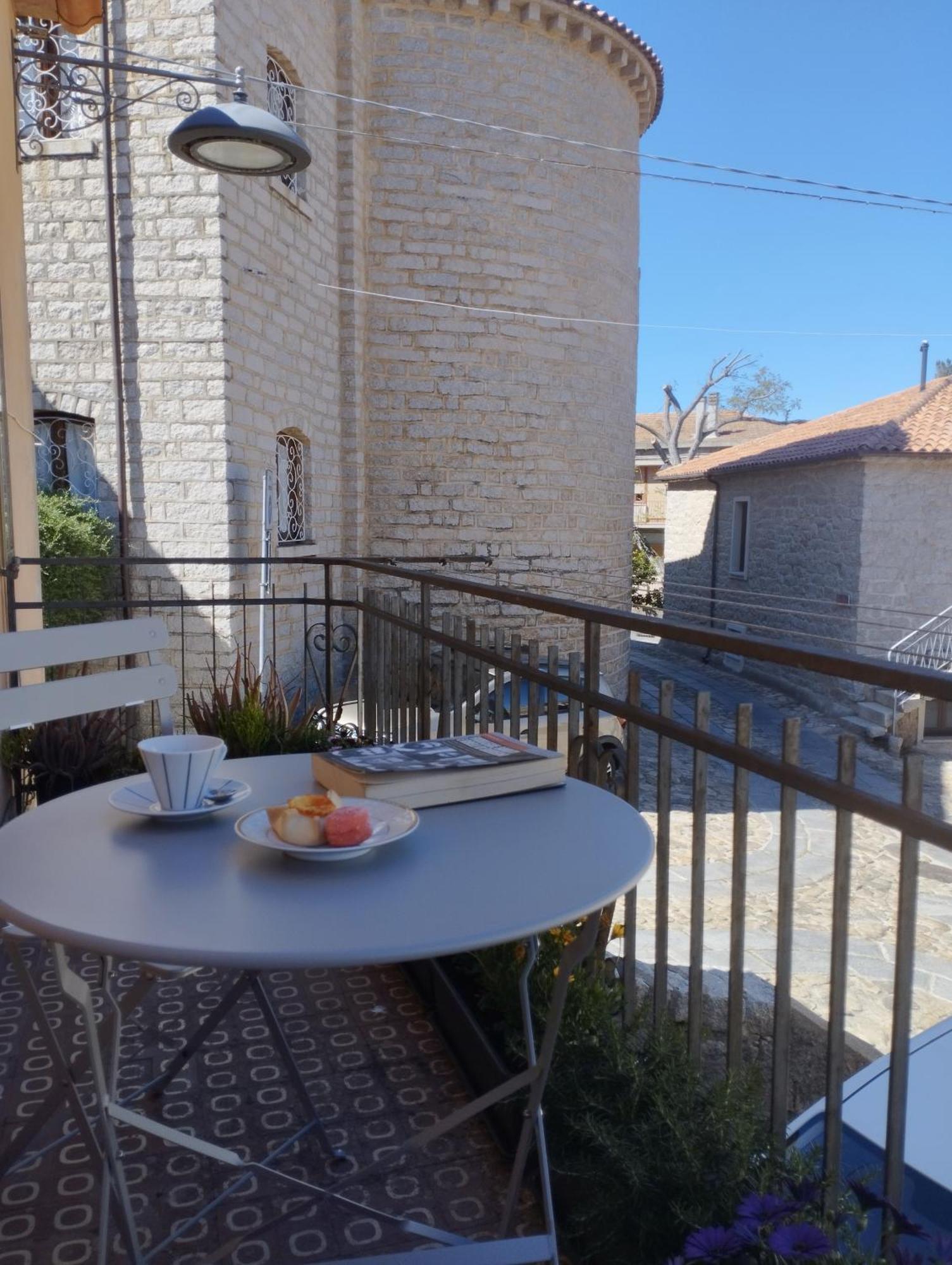 Casa Luisa Apartamento Aggius Exterior foto
